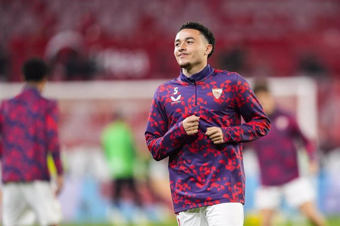El atacante Rubén Vargas, en un calentamiento con el Sevilla FC, antes de enfrentarse al RCD Mallorca en el Ramón Sánchez-Pizjuán.