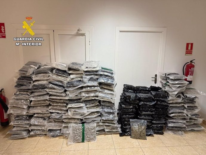 Detenido en El Campello (Alicante) con 110 kilos de marihuana preparada para distribuir por el norte de Europa.