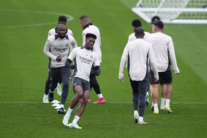 Aurelien Tchouameni y Antonio Rudiger durante un entrenamiento del Real Madrid