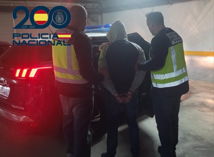 La Policía Nacional detiene a cuatro personas por amenazar y obligar a hacer un bizum