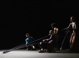 El coreógrafo Jefta van Dinther escoge el Teatro Central para estrenar este viernes en España 'Remachine'.