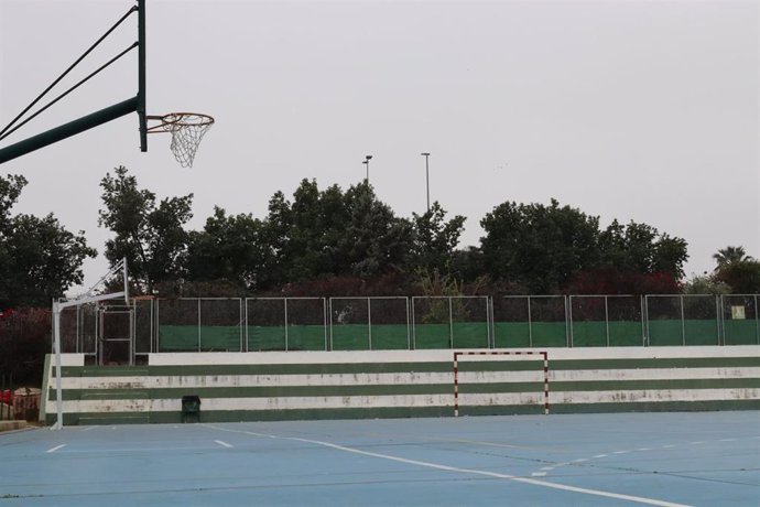 Instalaciones deportivas del IES Punta del Verde, ubicado en terrenos de la Autoridad Portuaria.
