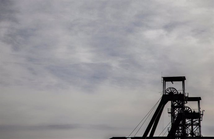 Archivo - Castillete de minería.