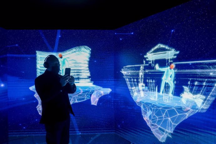 Archivo - IFEMA MADRID presenta la instalación tecnológico-artística HELIXA Experience Center creada por el hub de innovación IFEMA MADRID Lab.