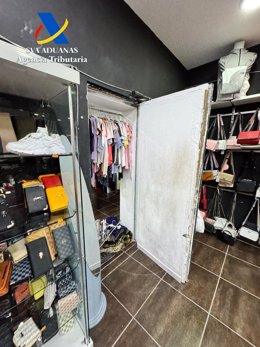 La Agencia Tributaria interviene ropa falsificada valorada en más de un millón de euros en Girona