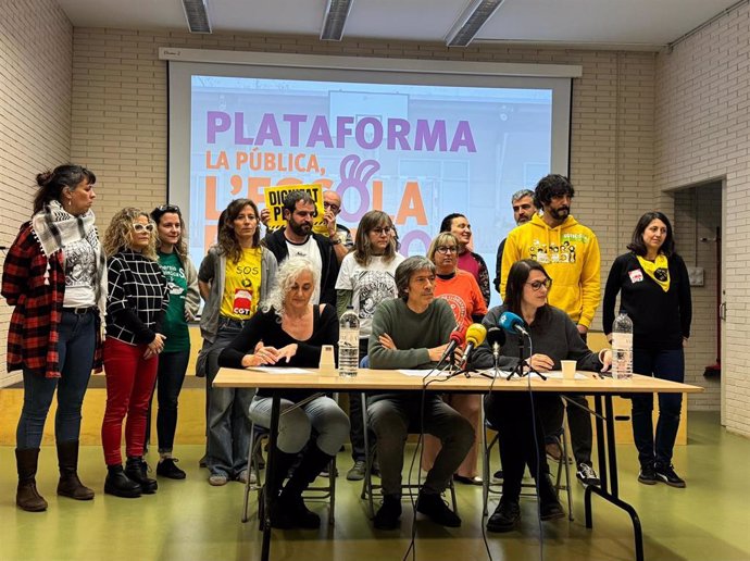 Presentación de la plataforma con representantes de las entidades que forman parte de ella
