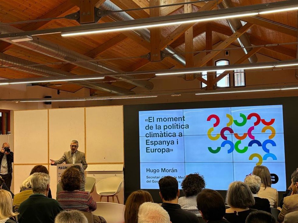 El secretario de Estado de Medio Ambiente, Hugo Morán, durante su intervención en la ponencia 'El moment de la política climtica a Espanya i Europa', en el marco de la IV Jornada de l'Agenda 2030 en Barcelona
