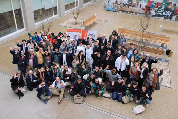 Jóvenes con dificultades para encontrar un empleo se reúnen con empresas del sector de la energía