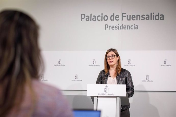 La consejera Portavoz del Gobierno regional, Esther Padilla, comparece en rueda de prensa, en el Palacio de Fuensalida, para informar sobre los acuerdos adoptados por el Consejo de Gobierno.