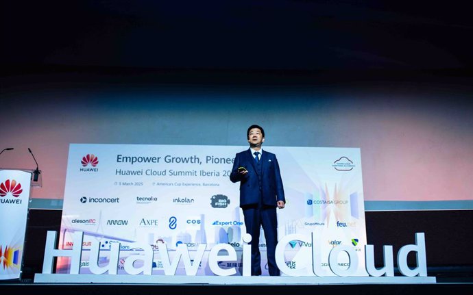 O diretor geral da Huawei Cloud Iberia, Robbie Wang, durante o Huawei Cloud Summit Iberia 2025