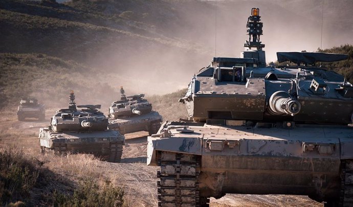 Archivo - Carros de combate Leopard.