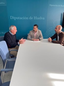 Reunión entre la Diputación de Huelva y el Real Club Recreativo de Tenis.