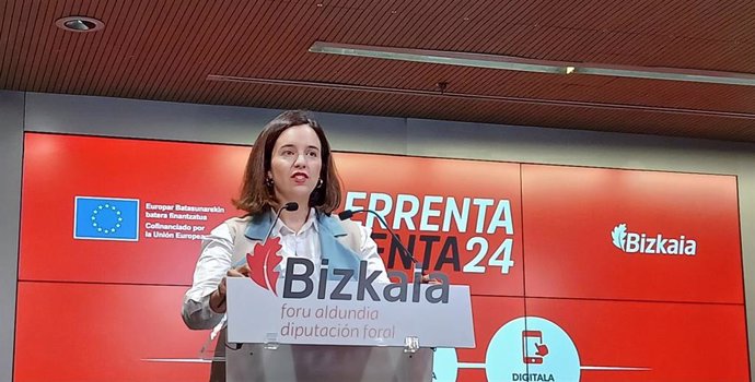 La diputada de Hacienda y Finanzas de Bizkaia, Itxaso Berrojalbiz, presenta la campaña de Renta 2024.