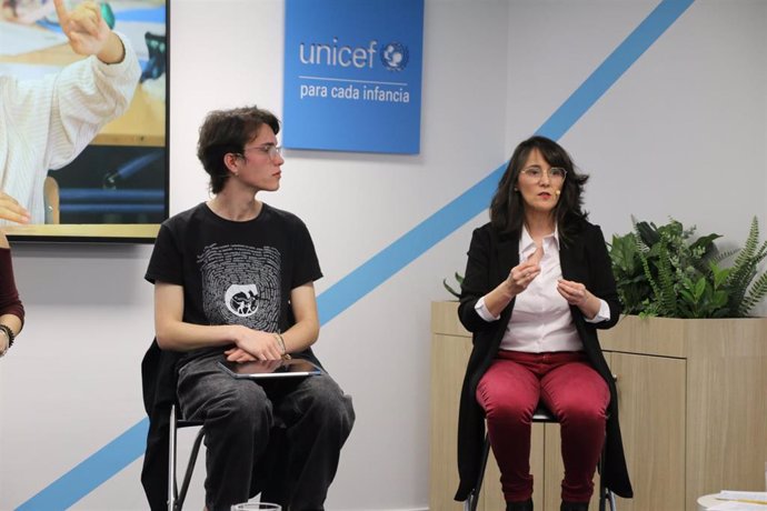 Las responsables del Cuarto Barómetro de la US Opinión de la Infancia y la Adolescencia realizado por Unicef España y US.