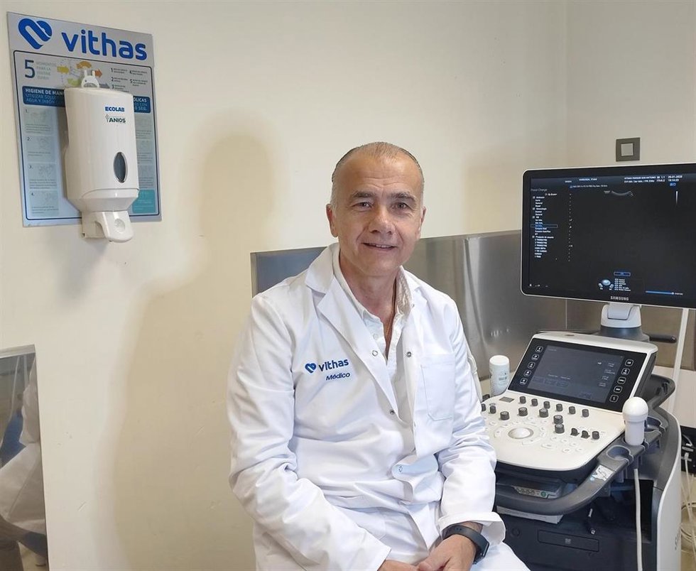 El doctor Ernesto González Mesa lidera la Unidad de Partos del Hospital Vithas Málaga.
