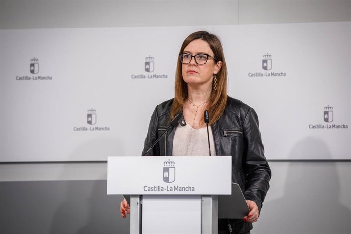 La portavoz regional, Esther Padilla, en rueda de prensa.