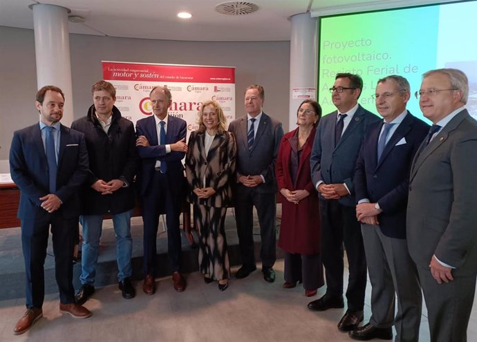 Inauguración de la instalación fotovoltaica en el pabellón central del recinto ferial gijonés 'Luis Adaro'.