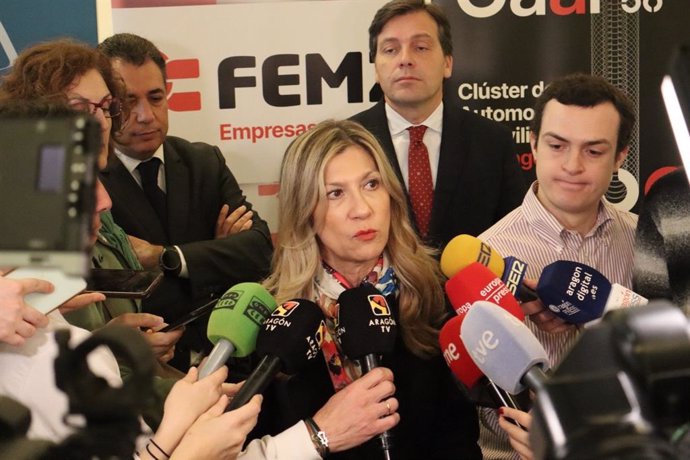 La vicepresidenta del Gobierno de Aragón, Mar Vaquero, atiende a los medios de comunicación.