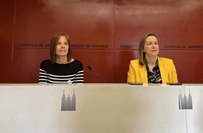 La presidenta de Fanpa Compostela, Esther Martínez (izquierda), y la concejala de Educación, Miriam Louzao (derecha), en rueda de prensa este 11 de marzo.
