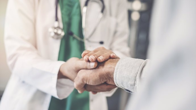 Archivo - Arquivo - Médico e paciente, consulta