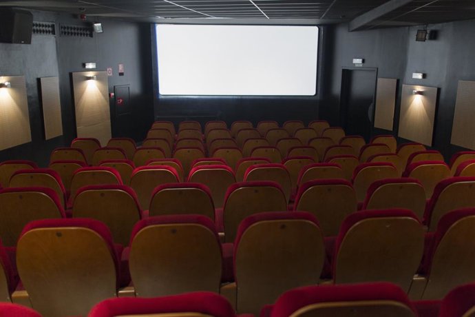 Archivo - Imatge de recurs d'una sala de cinema