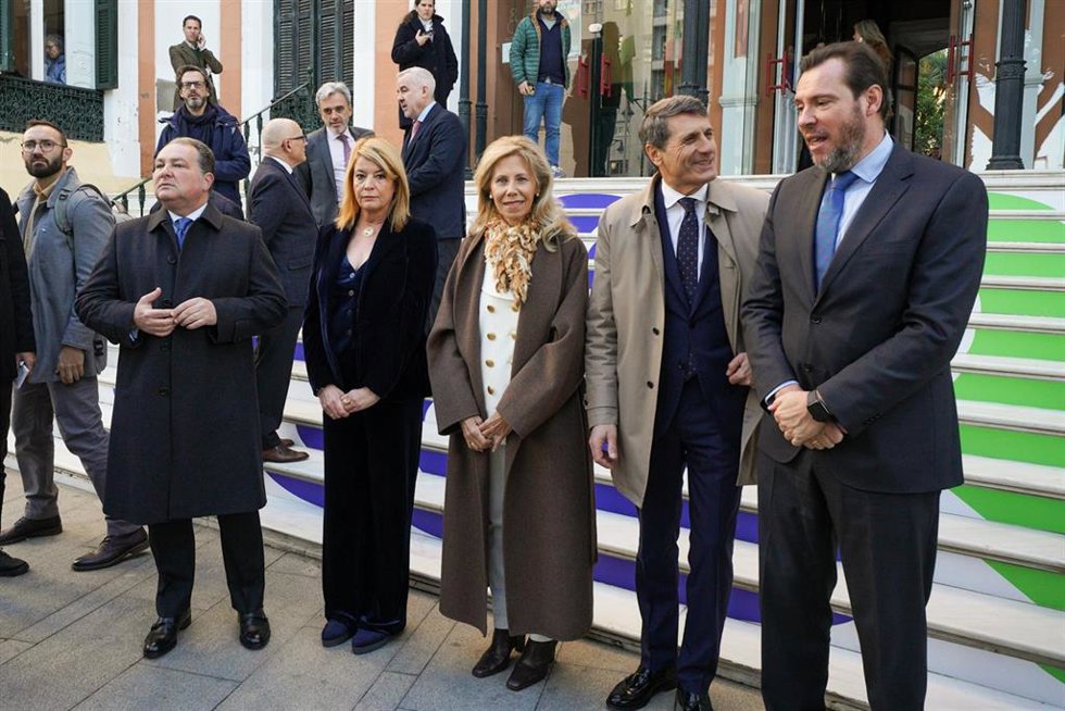 Archivo - El ministro de Transportes y Movilidad Sostenible, Óscar Puente, en su visita a Huelva del 31 de enero. 