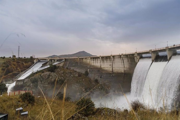 Desembalse del río Eresma en el Pontón Alto en Segovia. 