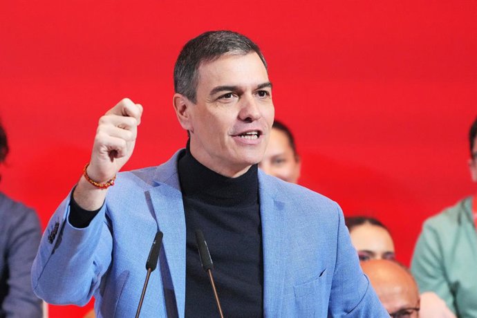 El secretario general del PSOE y presidente del Gobierno, Pedro Sánchez, interviene durante la clausura del 15 Congreso Regional del PSdeG, en la Cidade da Cultura, a 9 de marzo de 2025, en Santiago de Compostela, A Coruña, Galicia (España). Durante el Co
