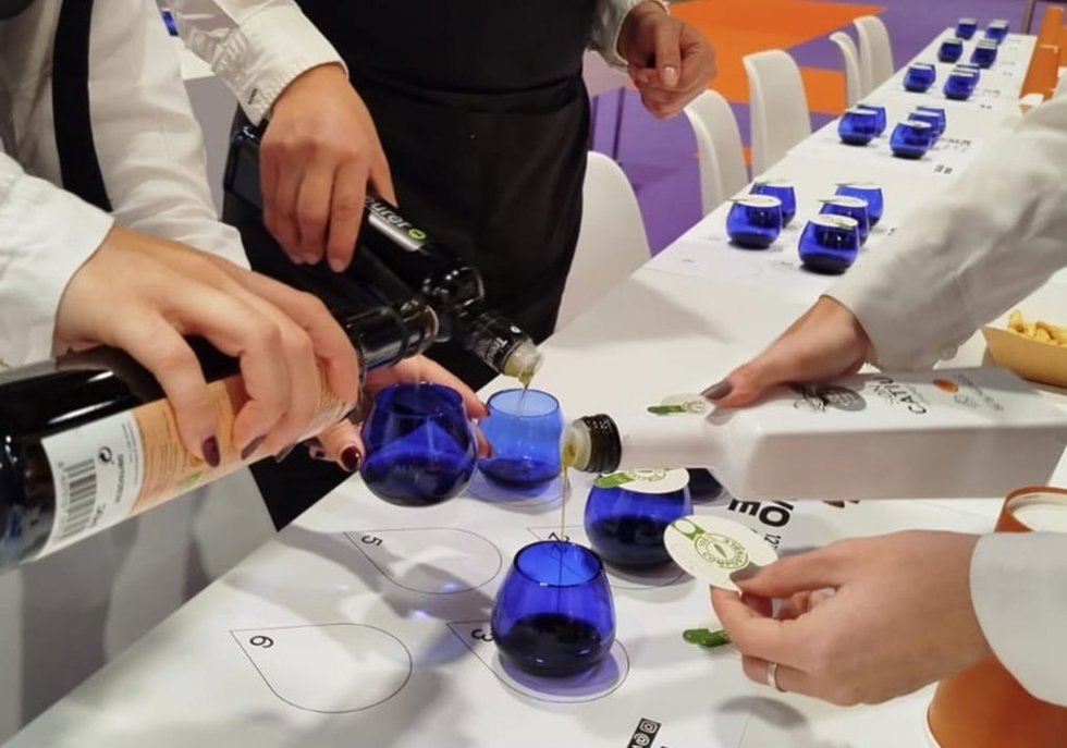 Cata de aceite producido en Baleares en la World Olive Oil Exhibition