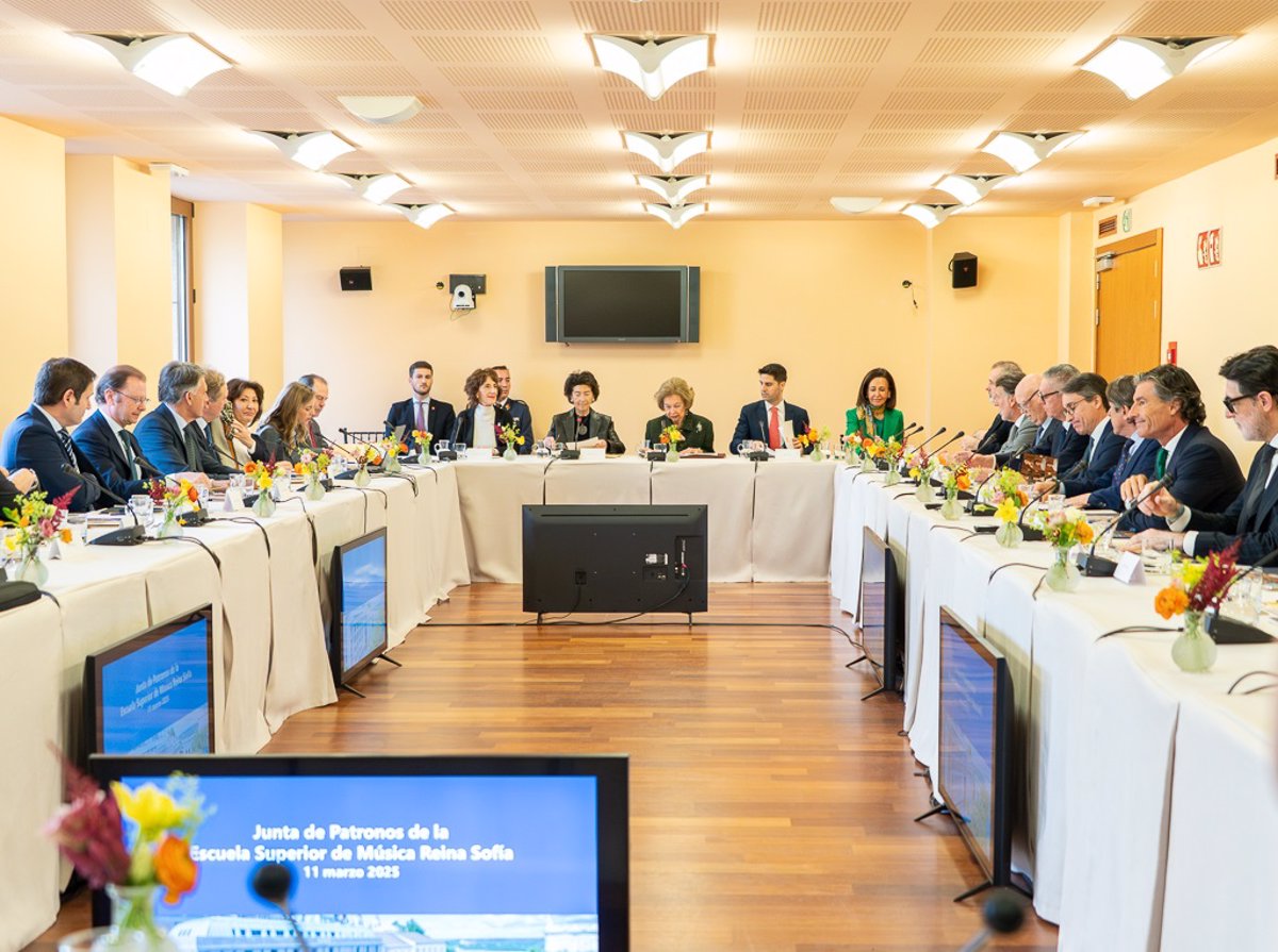 Queen Sofia presides over the Board of Patrons of the Reina Sofía Higher School of Music