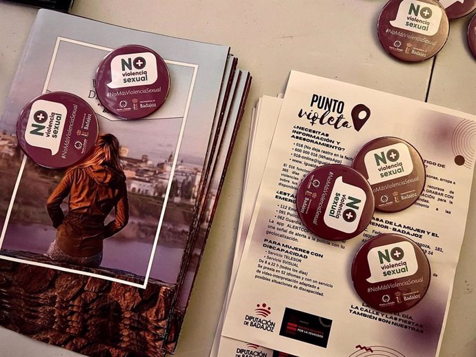 El Punto Violeta del Ayuntamiento de Badajoz presta servicio a 284 personas durante el Carnaval de 2025.