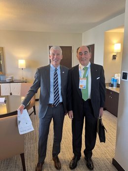 Ignacio Galán Presidente De Iberdrola Con El Secretario De Energía De Estado Unidos Chris Wright.