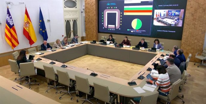 Reunión de la Comisión de Hacienda y Presupuestos del Parlament.
