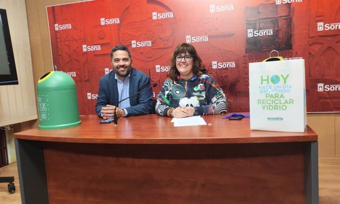 José Carlos Agustina y Ana Alegre presentan la campaña 'Eco Barrios' en Soria