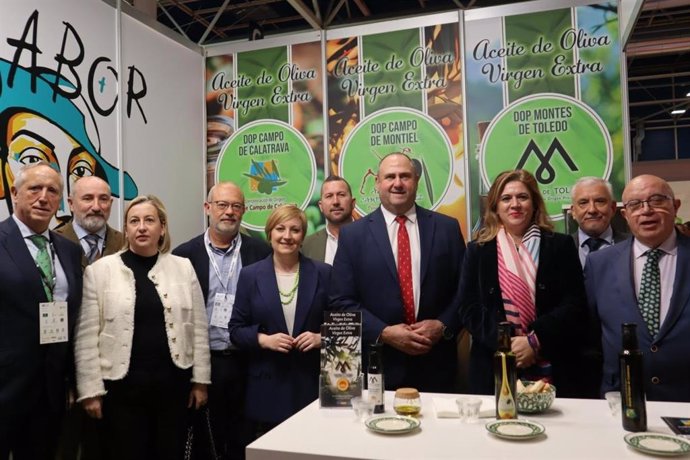 El consejero de Agricultura, Ganadería y Desarrollo Rural, Julián Martínez Lizán, en la inauguración de la World Olive Oil Exhibition.