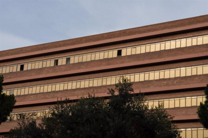 Imagen de archivo - Fachada de la Conselleria de Educación, a 1 de febrero de 2024, en Barcelona, Catalunya (España)