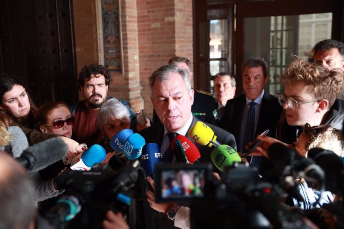 Sanz atiende a los medios de comunicación este martes