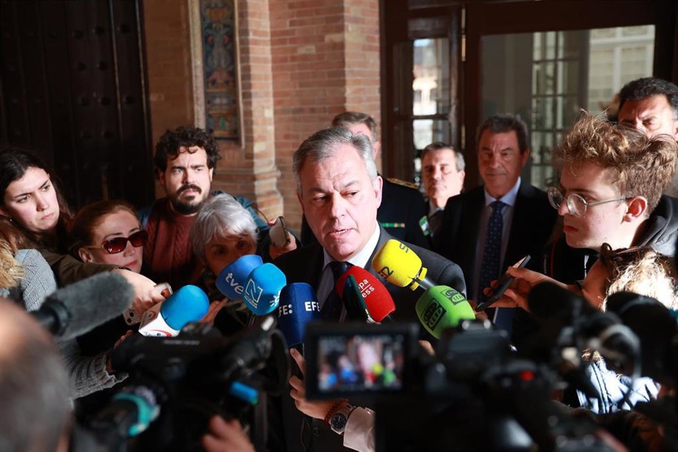 Sanz atiende a los medios de comunicación este martes