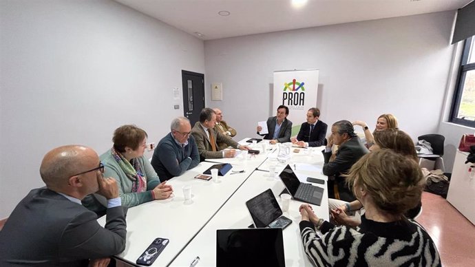 Reunión del grupo del PP en el Ayuntamiento y la asociación PROA.