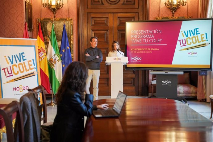 La delegada de Educación, Juventud y Edificios Municipales, Blanca Gastalver, presenta el programa '¡Vive tu Cole!'.