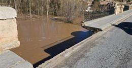 Carretera nacional N-110 en el puente sobre el río Duero a su paso por San Esteban de Gormaz (Soria).