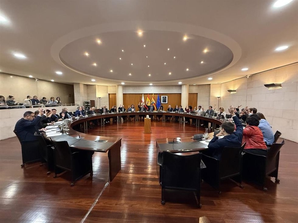 Archivo - Pleno de la Diputación Provincial de Huesca (DPH).