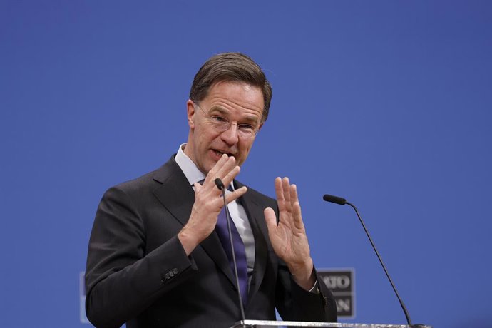 Archivo - Arquivo - 03 de fevereiro de 2025, Bélgica, Bruxelas: O secretário-geral da OTAN, Mark Rutte, fala durante uma coletiva de imprensa com o primeiro-ministro do Reino Unido, Sir Keir Starmer, após sua reunião na sede da OTAN. Foto: Omar Havana/PA 