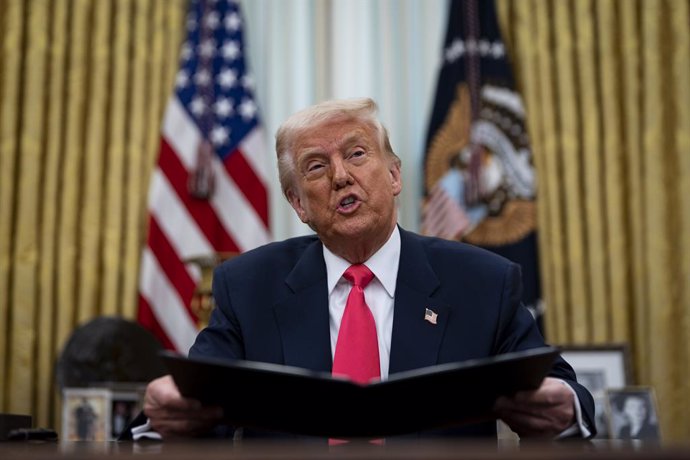 March 6, 2025, Washington, District Of Columbia, USA: United States President Donald Trump speaks in the Oval Office of the White House in Washington, DC, US, on Thursday, March 6, 2025. Trump is signing orders to pause tariffs on USMCA trade from Canada 