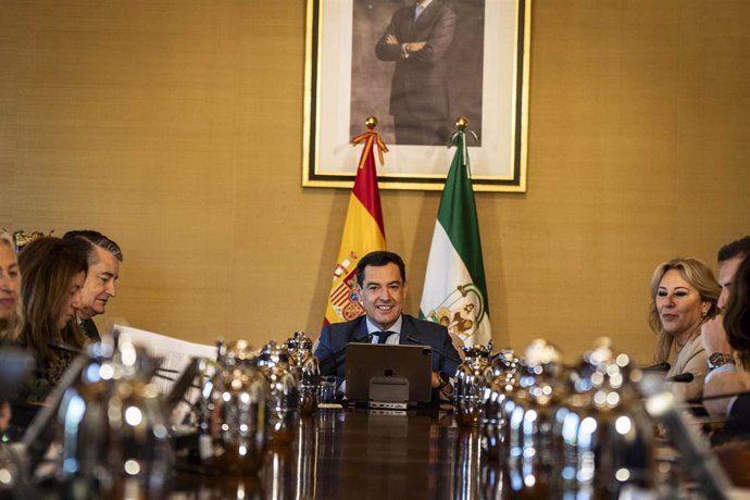 Archivo - Reunión del Consejo de Gobierno andaluz presidido por Juanma Moreno. (Foto de archivo).