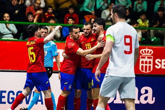 La selección española masculina de fútbol sala, en un partido frente a la de Suiza.