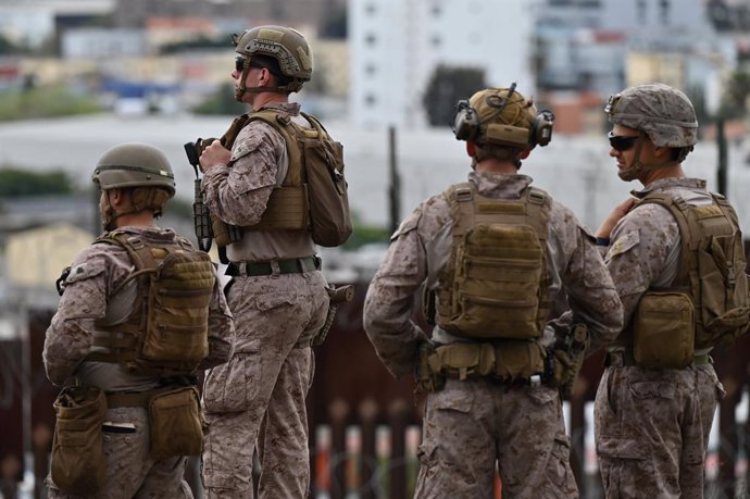 Archivo - February 7, 2025, San Diego, California, USA: United States Marine Corps troops patrol the US-Mexico border area as seen from San Diego, California, as the Defense Department deployed 1,600 active-duty troops to the border during US President Do