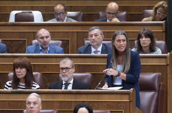 Archivo - Arquivo - A porta-voz da Junts no Congresso, Miriam Nogueras, intervém durante uma sessão de controle ao Governo, no Congresso dos Deputados, em 11 de setembro de 2024, em Madri (Espanha). O financiamento singular para a Catalunha acordado entre