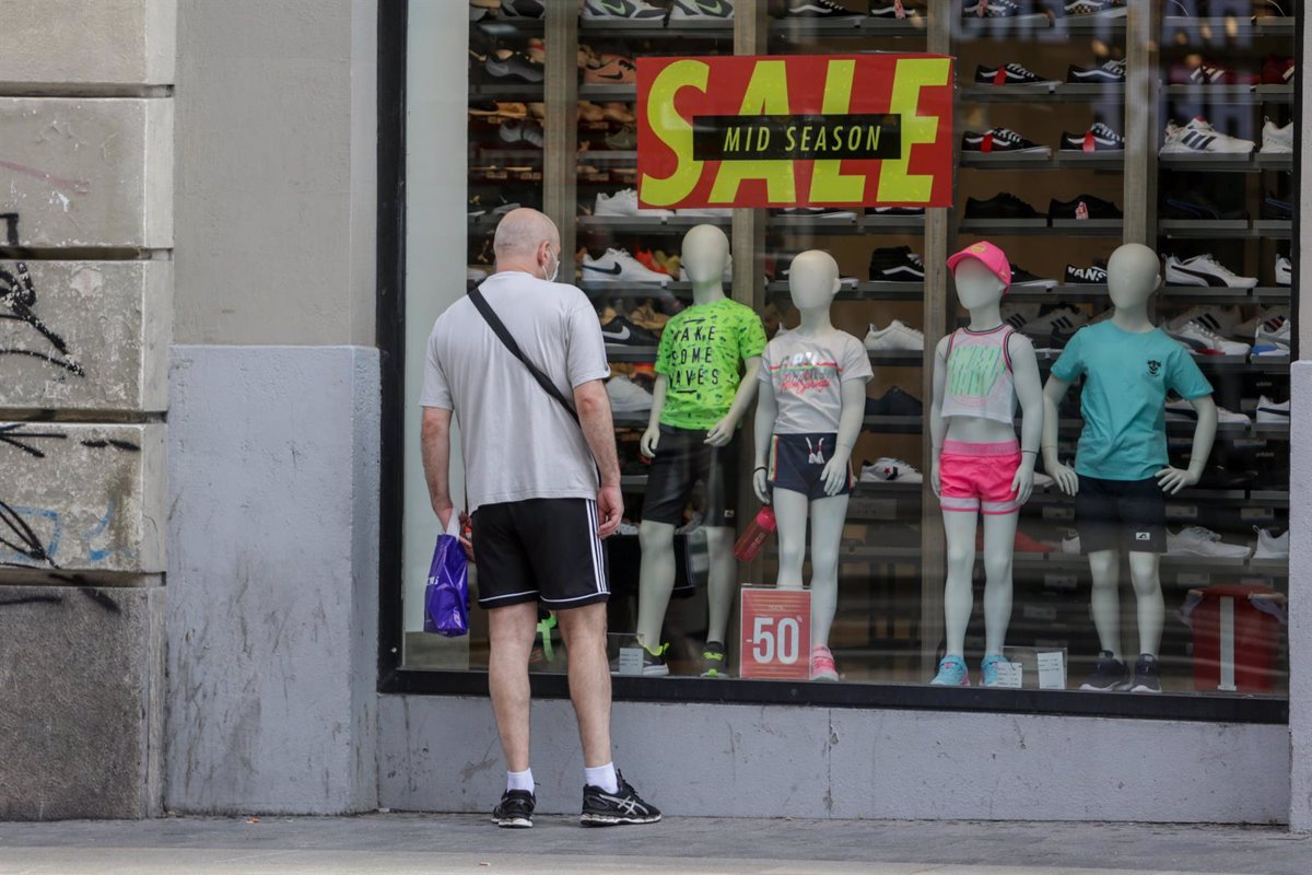 Las ventas del comercio minorista en la Región crecen un 4,4% interanual en enero, la tasa más elevada por CCAA