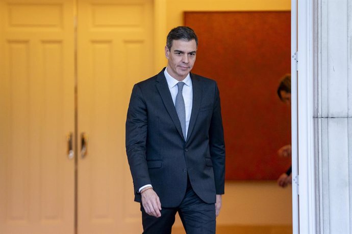 Archivo - El presidente del Gobierno, Pedro Sánchez, durante una reunión, en el Complejo de la Moncloa, a 27 de enero de 2025, en Madrid (España).Rutte se reúne por primera vez con Sánchez  en España después de que fuera elegido el pasado mes de octubre, 